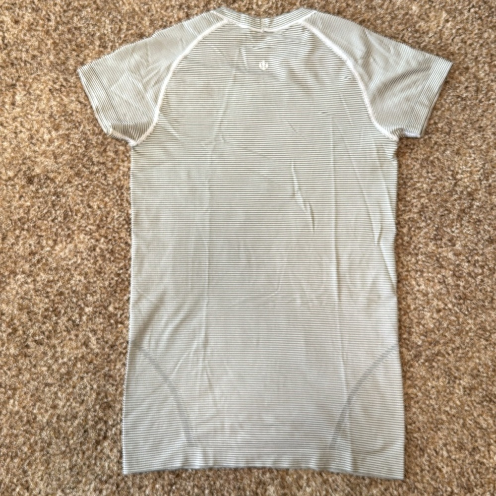 Lululemon Swiftly short sleeve - Picture 3 of 6